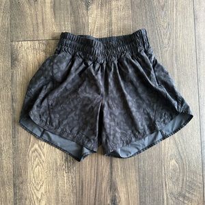 Lululemon Track That HR “5 short